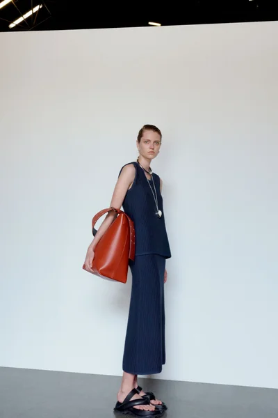 Look 25